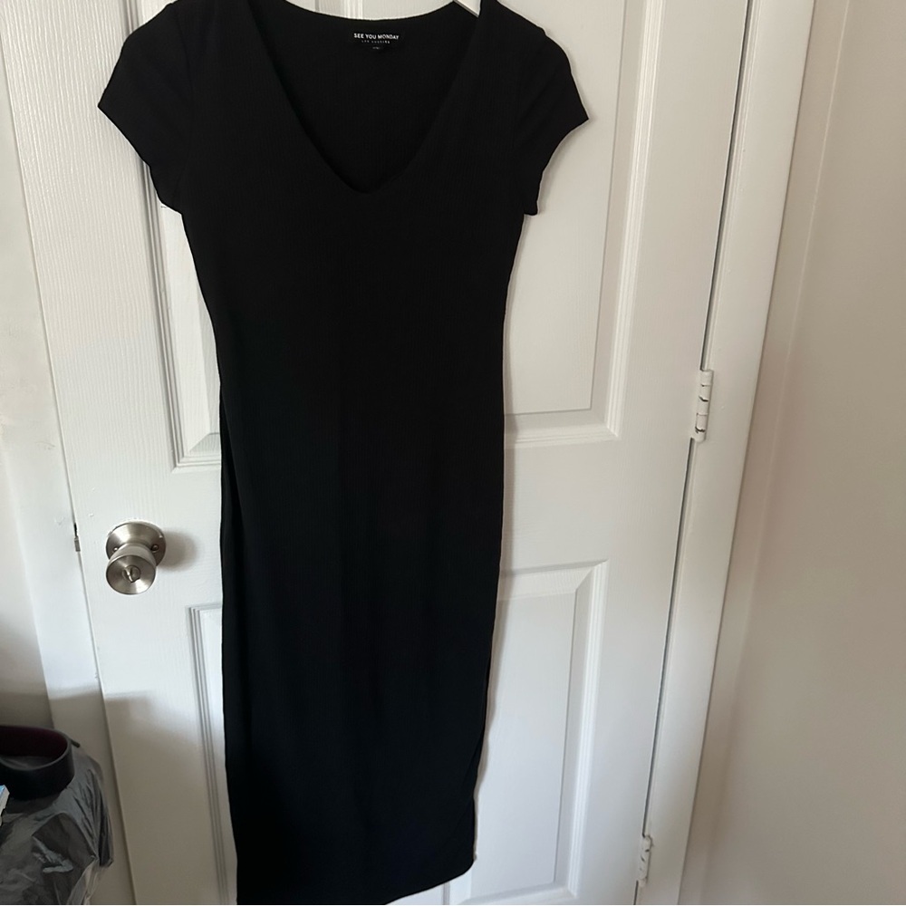 Black Ribbed Short Sleeve Midi Dress